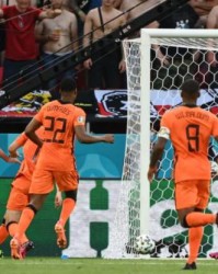 乐鱼体育下载-希克又进球了！差点去当模特的他即将创造捷克历史