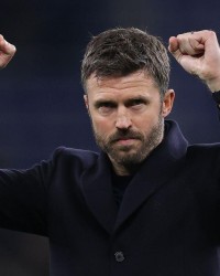 乐鱼体育下载-突发！曼联续约僵局出现，梅努或重新提高薪资要求