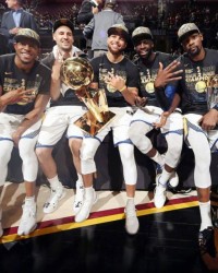 乐鱼体育下载-勇士老板再忆球队黄金时代 五小球衣或都将被退役