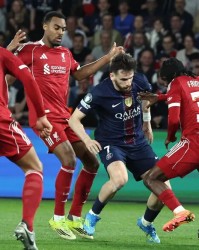 乐鱼体育平台-利扎拉祖：我很生气，巴黎优势这么大却只赢了利物浦2个球